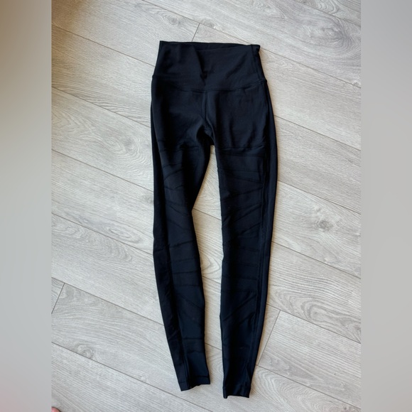 lululemon Wunder Under Pant (Hi-Rise) with Mesh - Size 4 28” - Picture 2 of 4